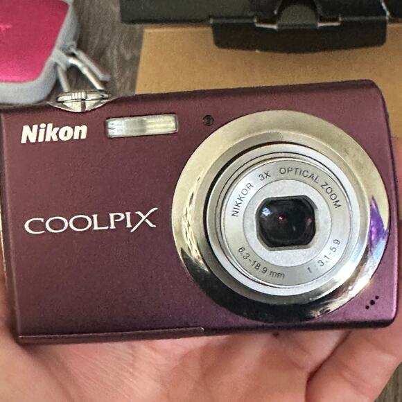 Nikon Coolpix S220 TESTED WORKS 10MP Digital Camera in Plum W/ Original Package - Picture 4 of 14